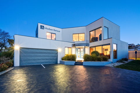 Madsen Retreat - Tourism Hervey Bay 0