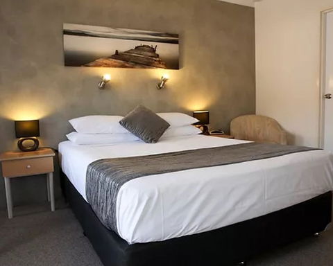 Bella Villa Motor Inn - Tourism Hervey Bay 0