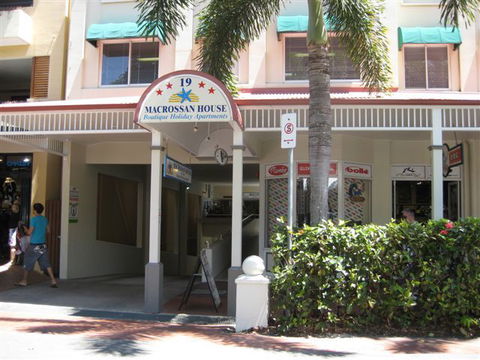 Macrossan House Boutique Holidays Apts - Tourism Hervey Bay 1