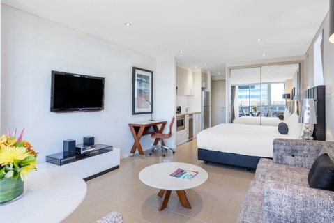 Meriton Suites Broadbeach - Hervey Bay Accommodation 0