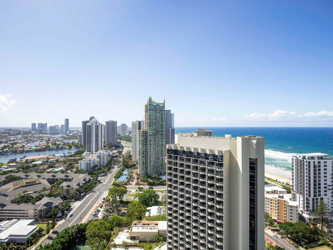 Mantra Crown Towers Surfers Paradise - Tourism Hervey Bay 2