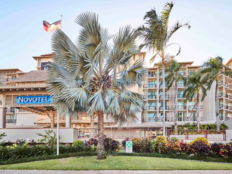 Novotel Cairns Oasis Resort - Tourism Hervey Bay 0