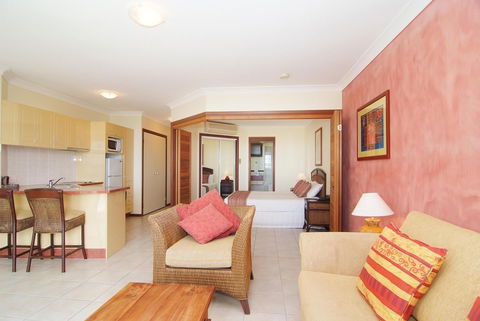 At Waters Edge Resort - Tourism Hervey Bay 2