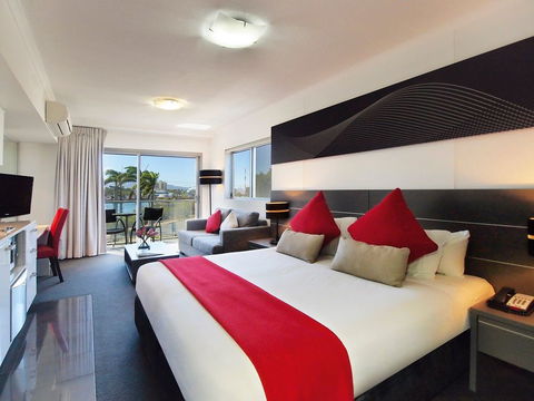 Oaks Metropole Hotel - Tourism Hervey Bay 2