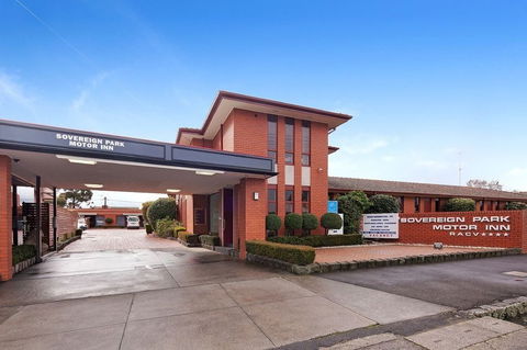 Sovereign Park Motor Inn - Tourism Hervey Bay 0