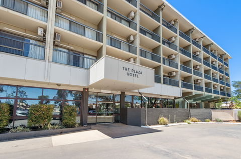 The Plaza Hotel Kalgoorlie - Hervey Bay Accommodation 0