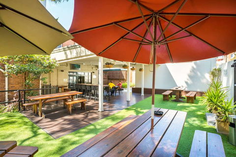 Nightcap At Regents Park Hotel - Tourism Hervey Bay 9