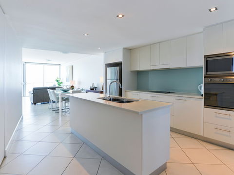 Grand Mercure Apartments Bargara - Tourism Hervey Bay 4