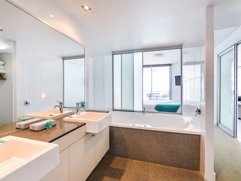 Grand Mercure Apartments Bargara - Tourism Hervey Bay 6