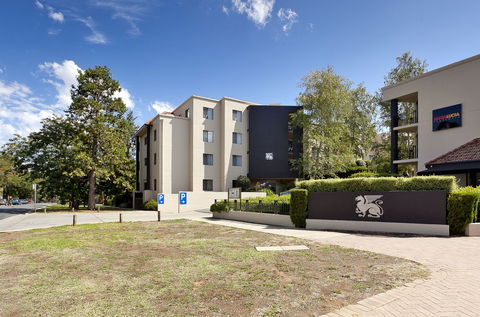 Astra Apartments The Griffin - Tourism Hervey Bay 3