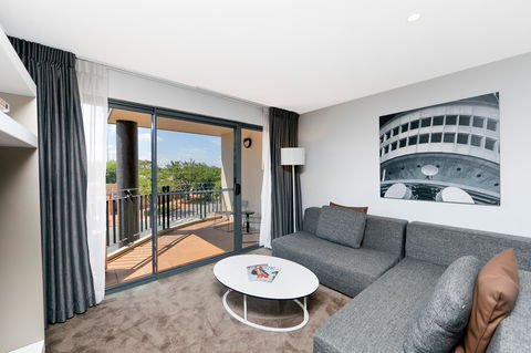 Astra Apartments The Griffin - Tourism Hervey Bay 4