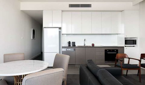 Knightsbridge Canberra - Hervey Bay Accommodation 8