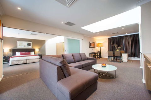 Ramada Hotel & Suites Sydney Cabramatta - Tourism Hervey Bay 6
