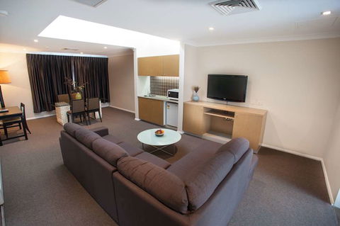 Ramada Hotel & Suites Sydney Cabramatta - Tourism Hervey Bay 8