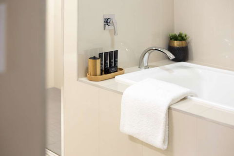 H on Smith Hotel - Hervey Bay Accommodation 3