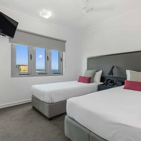 H on Mitchell Apartment Hotel - Hervey Bay Accommodation 4