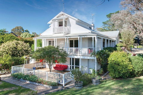 65 Main - Tourism Hervey Bay 0
