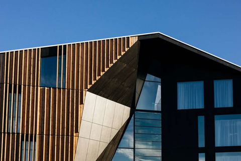 Macq 01 Hotel - Tourism Hervey Bay 1