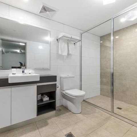 H on Mitchell Apartment Hotel - Hervey Bay Accommodation 2
