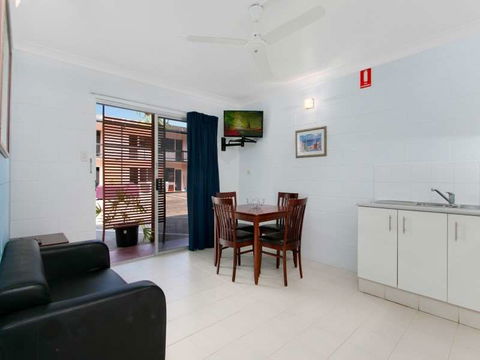 Cairns City Palms - Hervey Bay Accommodation 0