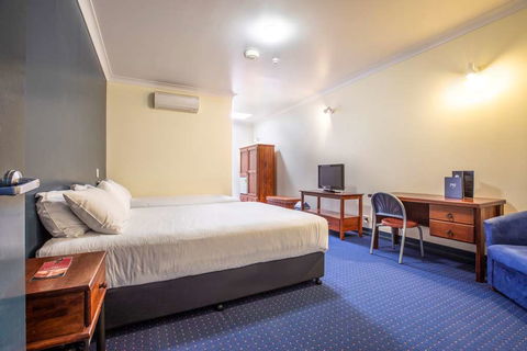 Atherton Hotel - Tourism Hervey Bay 2