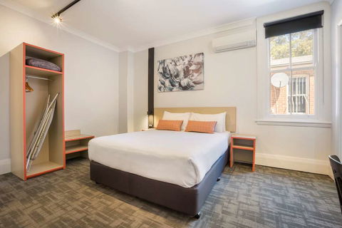 Nightcap At Regents Park Hotel - Tourism Hervey Bay 2