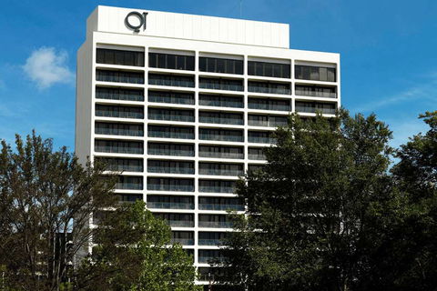 QT Canberra - Hervey Bay Accommodation 0