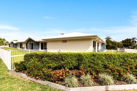 Econo Lodge Beachside - Tourism Hervey Bay 1