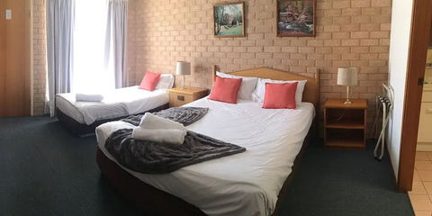 Golden Chain Aalana Motor Inn - Tourism Hervey Bay 1