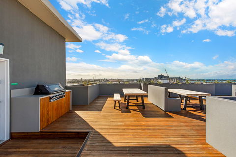 Astra Apartments Newcastle - Tourism Hervey Bay 0