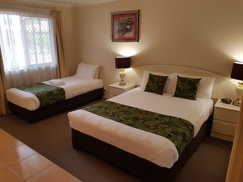 The Palms Motel, Chinchilla - Tourism Hervey Bay 0