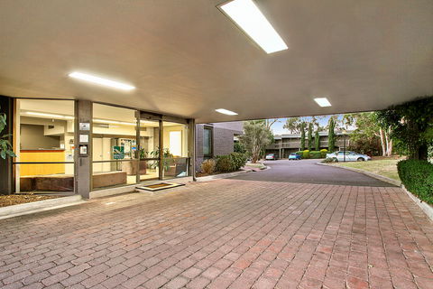 Knox International Hotel - Hervey Bay Accommodation 0