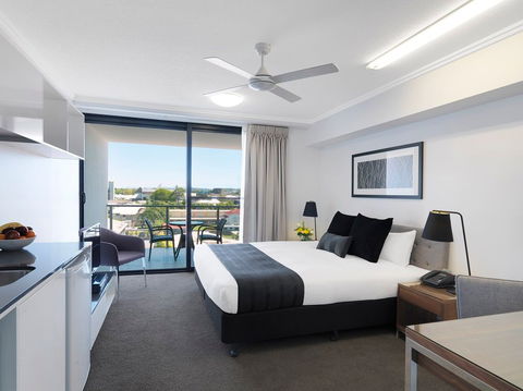 Oaks Carlyle - Hervey Bay Accommodation 2
