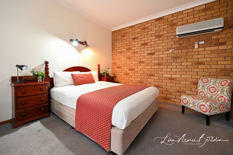 Narrandera Club Motor Inn - Hervey Bay Accommodation 1
