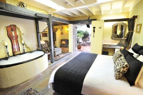 Adeline Bed & Breakfast - Tourism Hervey Bay 10