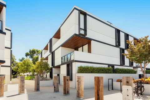 Clayton Serviced Apartments - Tourism Hervey Bay 0