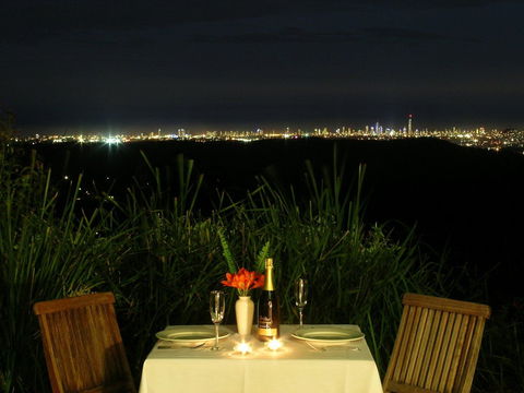 Mountain Edge Studios - Tourism Hervey Bay 0