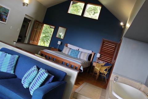 Mountain Edge Studios - Tourism Hervey Bay 1