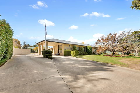 Beechworth Motor Inn - Hervey Bay Accommodation 1