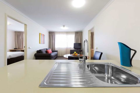 Ramada Encore By Wyndham Belconnen - Tourism Hervey Bay 3