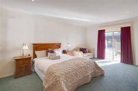 Best Western Crystal Inn - Tourism Hervey Bay 1
