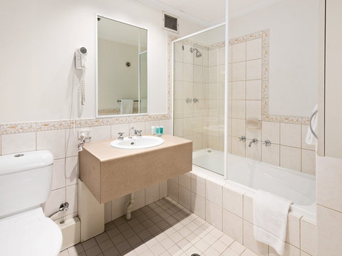 All Suites Perth - Hervey Bay Accommodation 8
