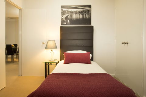 Regal Apartments - Hervey Bay Accommodation 7