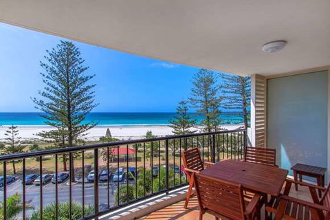 Mantra Coolangatta Beach - Tourism Hervey Bay 4