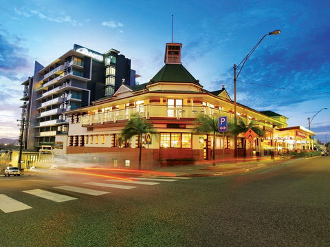Oaks Grand Gladstone - Hervey Bay Accommodation 0