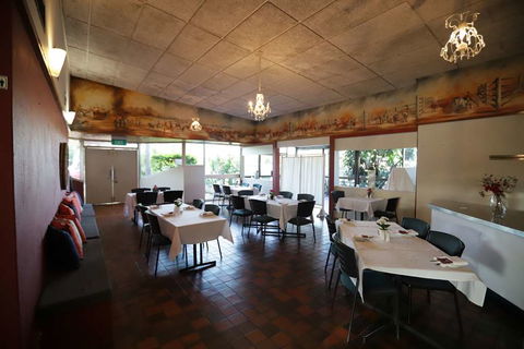 Emerald Central Hotel - Tourism Hervey Bay 3