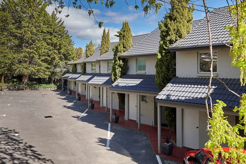 Elphin Villas - Hervey Bay Accommodation 0