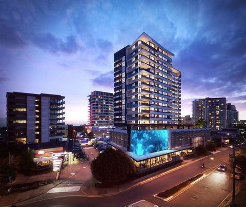 Alcyone Hotel Residences - Tourism Hervey Bay 0