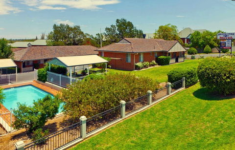 Abraham Lincoln Motel - Hervey Bay Accommodation 0