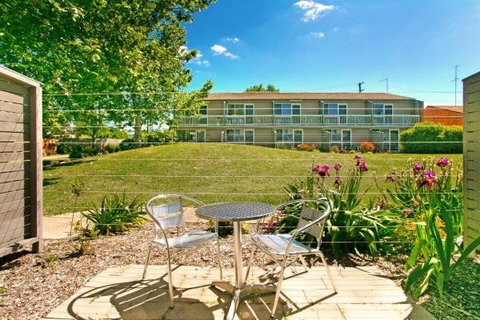 Alloggio Bathurst - Hervey Bay Accommodation 0